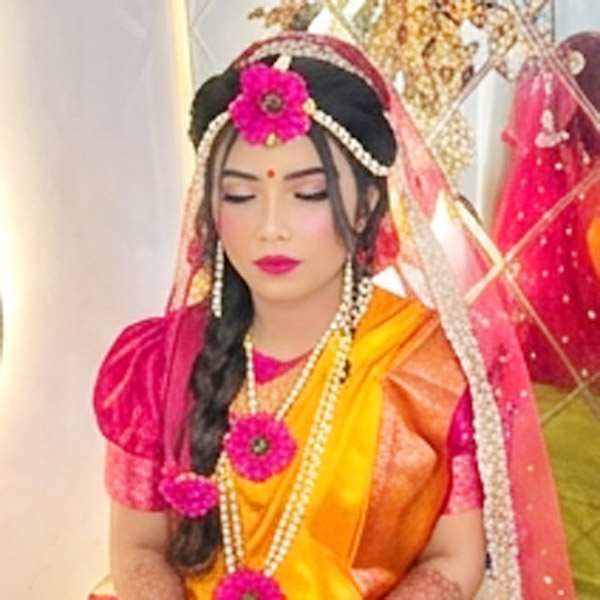 বেসিক পার্টি লুক